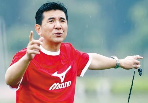 另一方面，来娣使他们无法像无性别的孩童般嬉戏;她的不同提醒了他们还有一个粗暴的生理繁衍的世界存在，而他们作为中国文化的继承者，是要去投身这世界的。